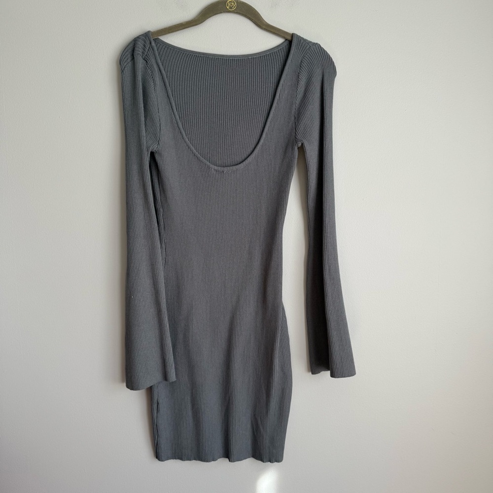 H&M Grey Slim Ribbed Boatneck Long Sleeve Sweater Dress - Picture 2 of 3